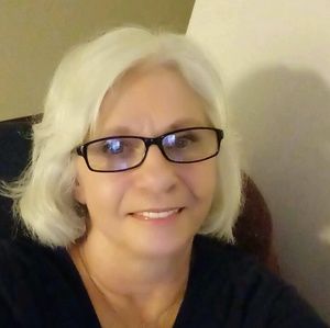 Meet your Posher, Leona